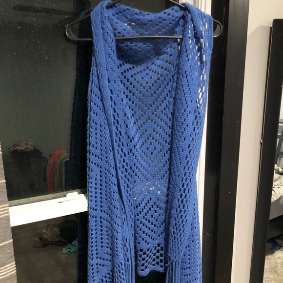 Knitted Fringe Vest - Picture 2 of 3